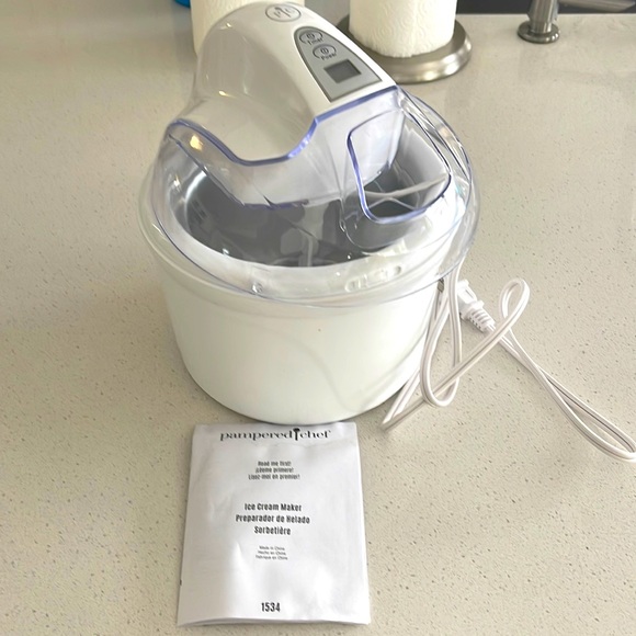 Pampered Chef Kitchen Pampered Chef Ice Cream Maker Never Used Just